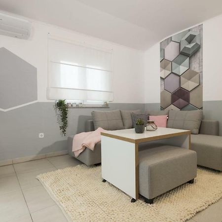Jela Apartments Nin Exterior photo