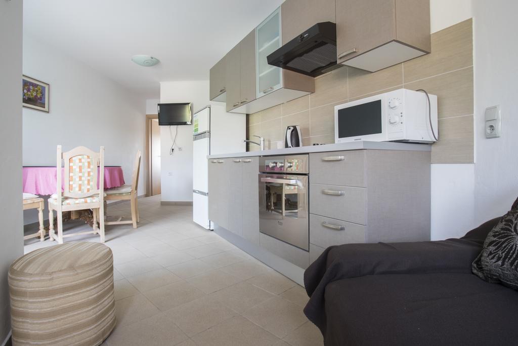 Jela Apartments Nin Exterior photo